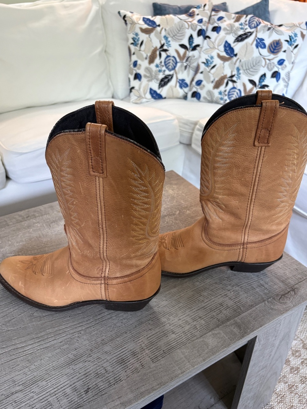Women’s Laredo Tan Western Embroidered Leather Heeled Boots - Picture 3 of 5